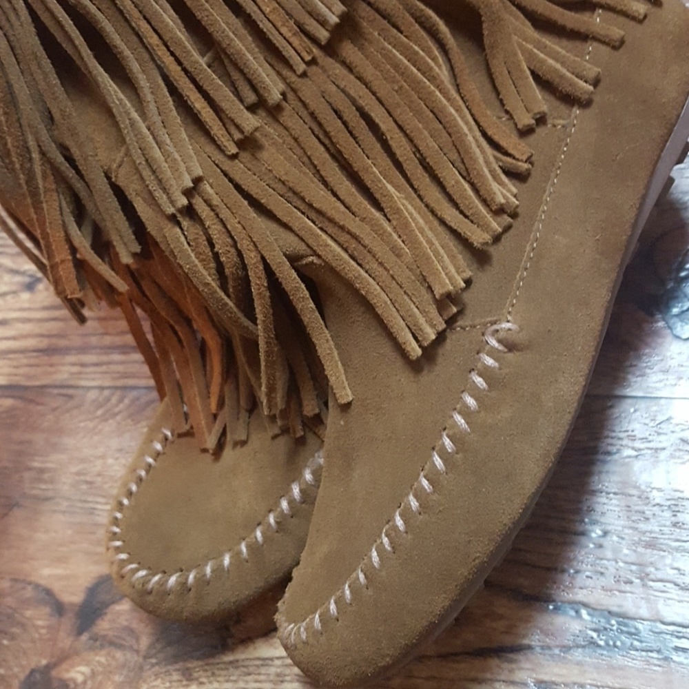 Minnetonka Brown Fringe Moccasins - Picture 7 of 7